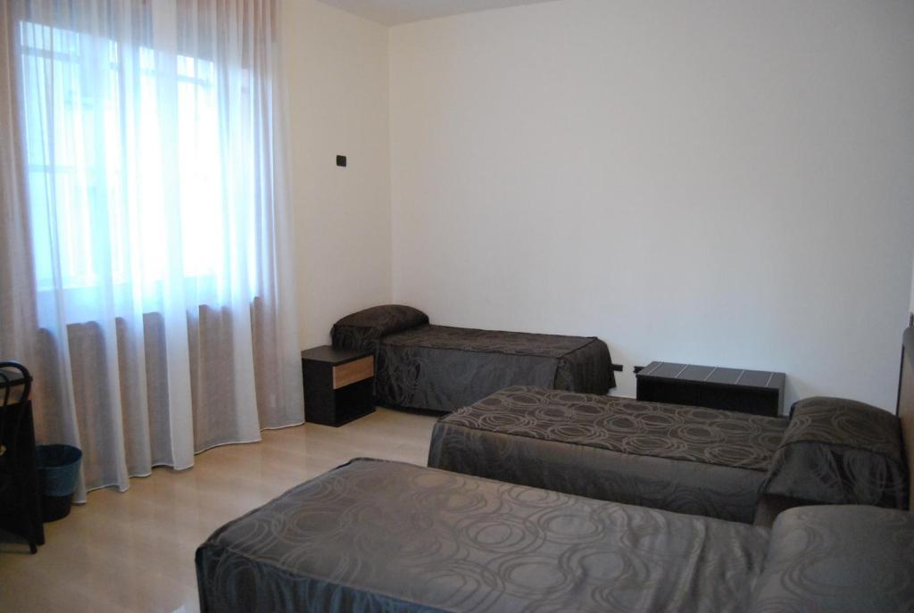 Villamelchiorre 1 Milán Habitación foto